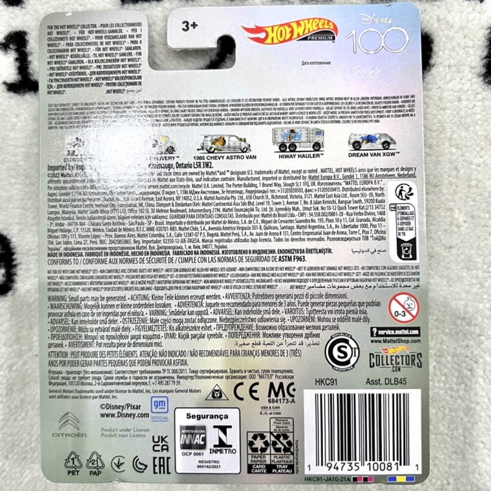 2023 Hotwheels X Disney 100 Premium Dream Van Finding Nemo XGW Dory 5/5 - Picture 2 of 4